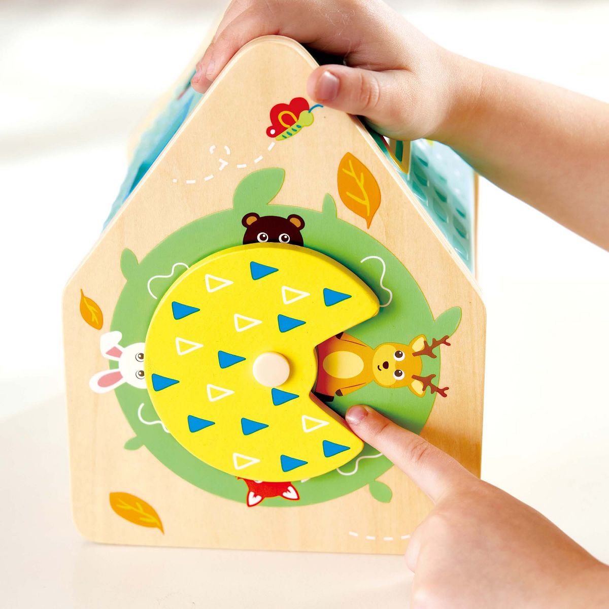 CRITTER HOUSE SHAPE SORTER – HAPE