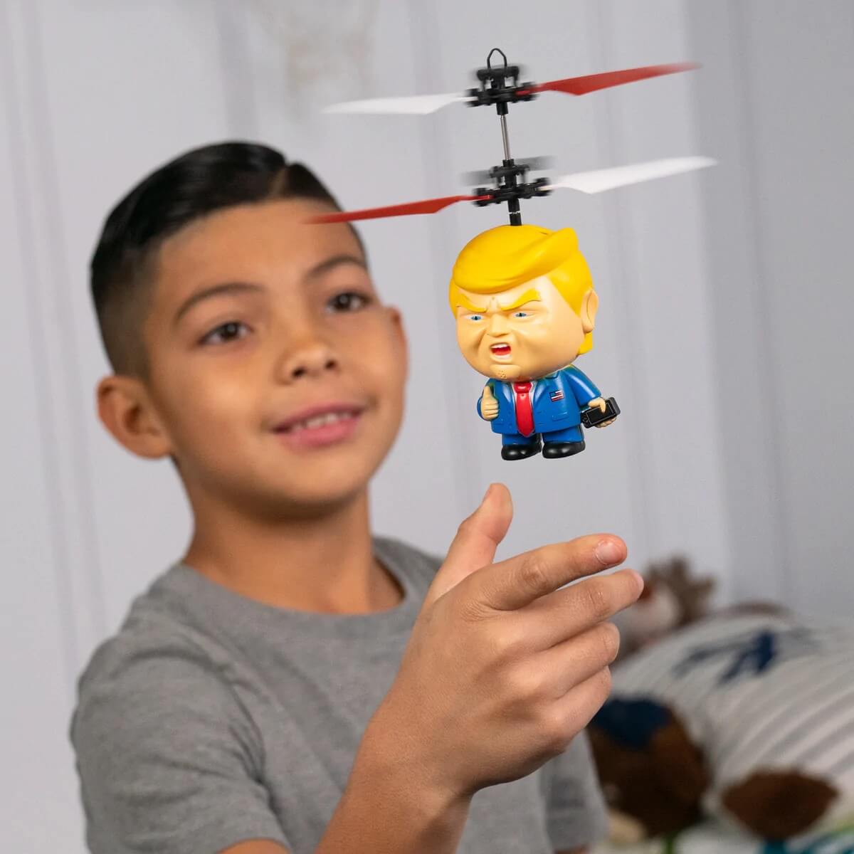 World Tech Toys President Trump 3.5 Inch Flying Figure UFO Big Head Helicopter