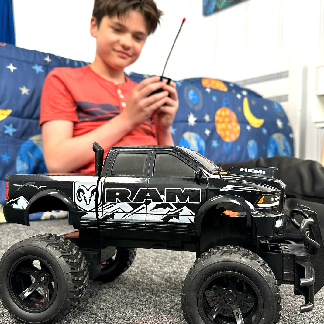 World Tech Toys Dodge Ram 2500 1:24 RTR Electric RC Monster Truck