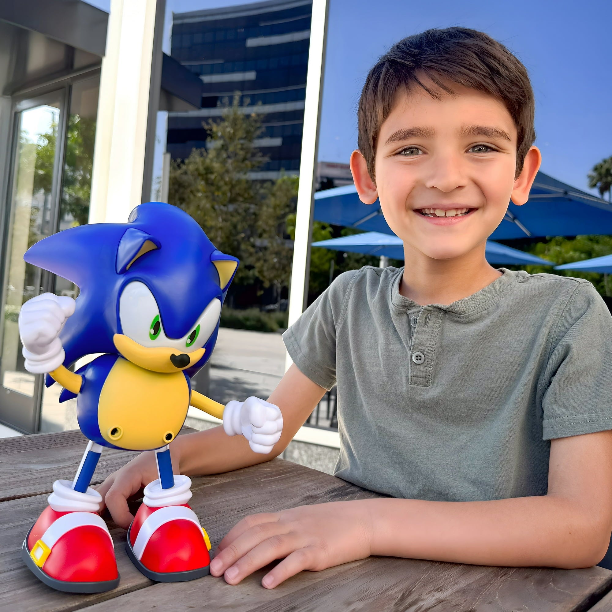 World Tech Toys Sonic the Hedgehog Dancing Robot